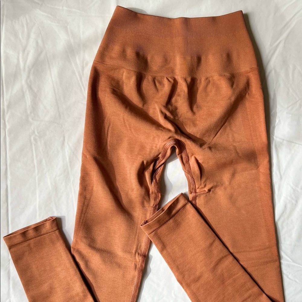 Alphalete Women's Seamless Scrunch Legging Amplify Legging ‘Mandarin’ (XS)